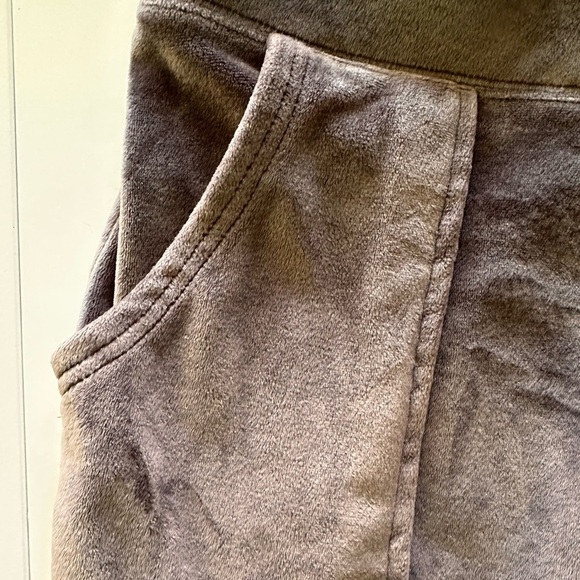 House of Harlow 1960 Velour Joggers Pants - Picture 11 of 13